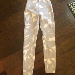 Lululemon Wunderunders size 2